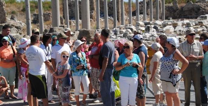 Turist sayısı 2015'te düştü