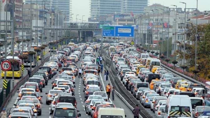 Kasımda 130 bin yeni araç trafiğe çıktı
