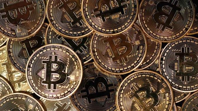 Bitcoin 9 günde 4 bin dolar değerlendi