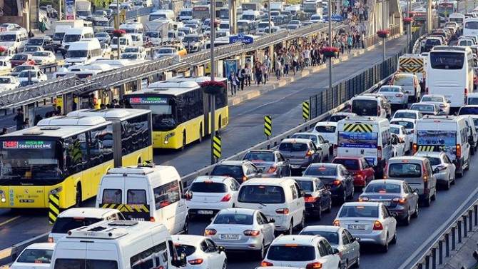 İstanbul'da bazı yollar trafiğe kapatılıyor