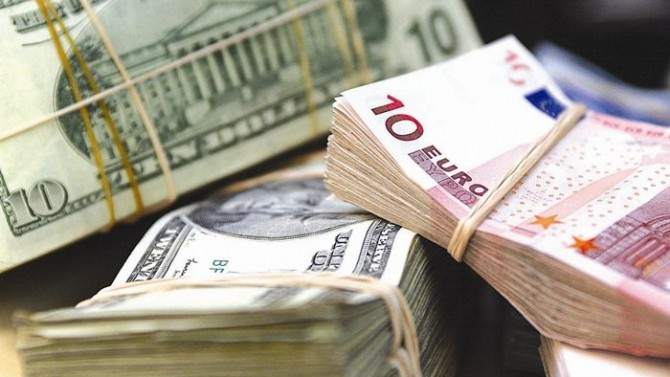 Dolar, euro karşısında bir miktar toparlandı