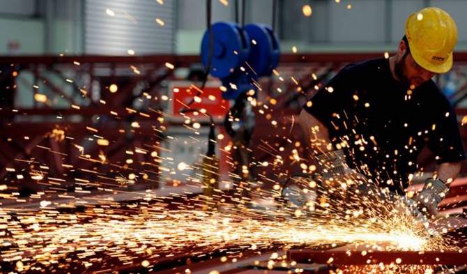 Sanayi üretimi beklentiyi aştı