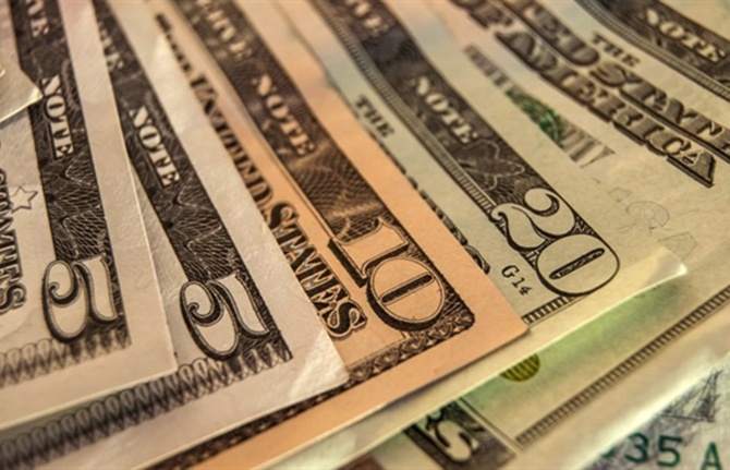 Dolar/TL, yatay seyirle açıldı