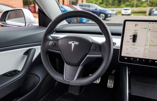 Tesla, Model 3'te bir kez daha indirim yaptı