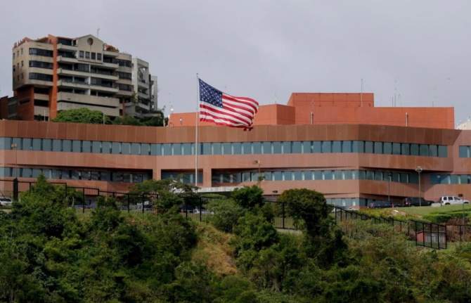 ABD'li diplomatlar Venezuela'yı terk ediyor