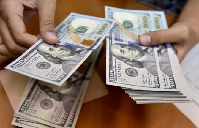 Dolar/TL 5.70 seviyesinin üzerinde hareket ediyor