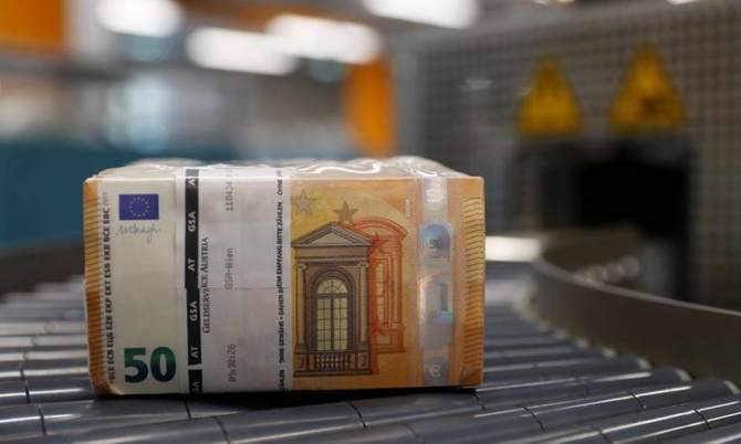 Euro 9 liranın altına geriledi