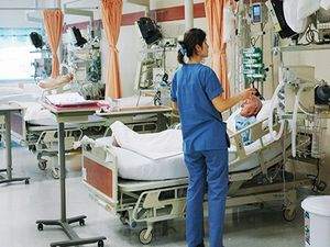 Türk hastaneleri yoğun bakımda !