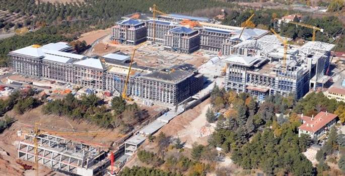AOÇ'de yapılan Başbakanlık binası için şok karar