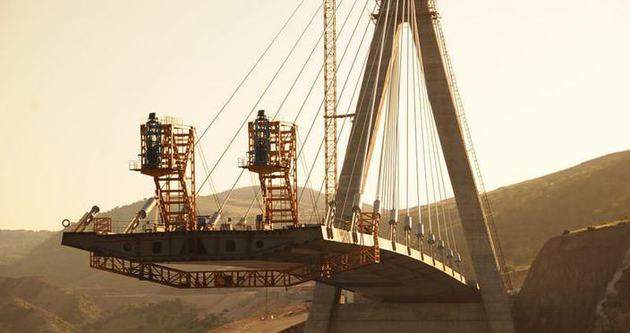 Nissibi köprüsü'nün bitmesine altı metre kaldı