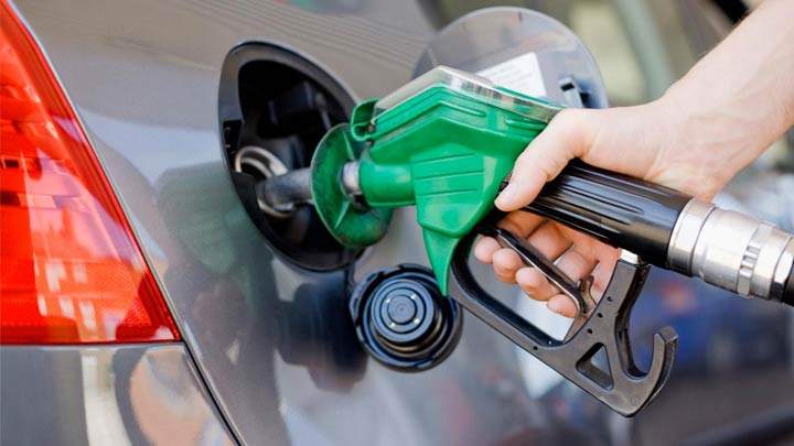 Benzin fiyatı 3-4 kuruş arttı
