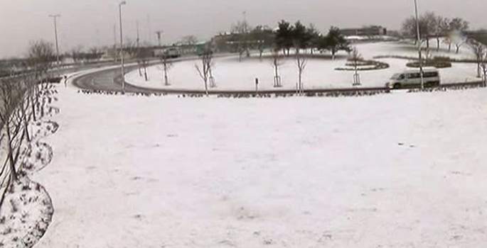 İstanbul'da kar kalınlığı 40 cm'ye ulaştı