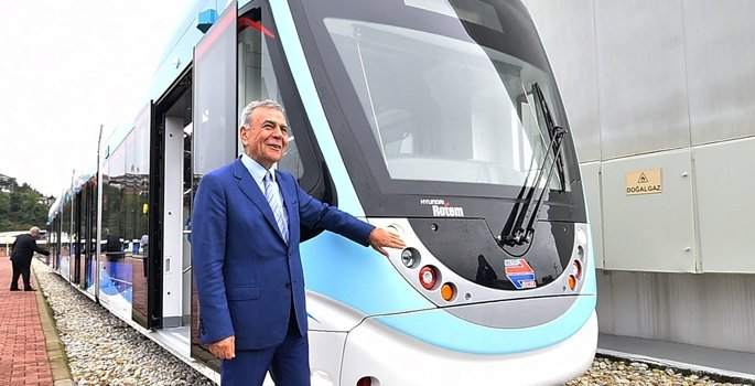 İzmir'in raylarına 38 yerli tramvay geliyor