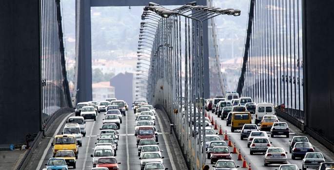Köprüden geçen araç sayısı ilk kez azaldı