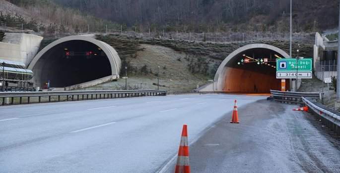 Bolu Dağı Tüneli ulaşıma kapandı