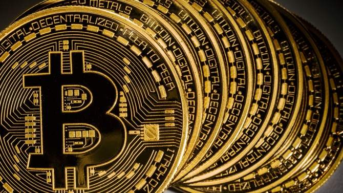 Bitcoin, 8 bin doları geçerek yeni rekor kırdı