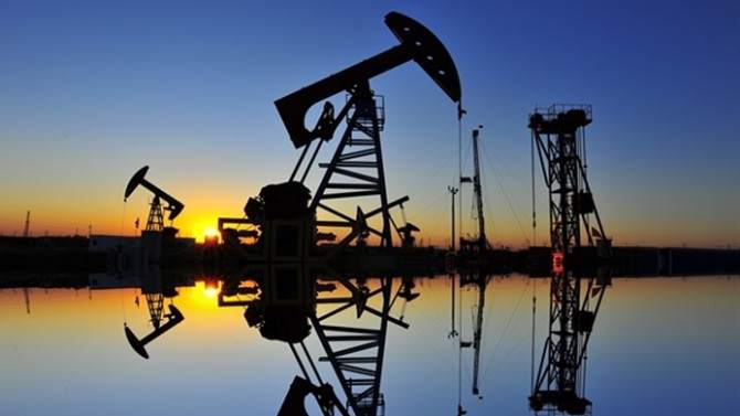 Petrol fiyatları OPEC toplantısı öncesi geriledi